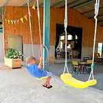 La Roulotte Circus Des Grillots 캠프장