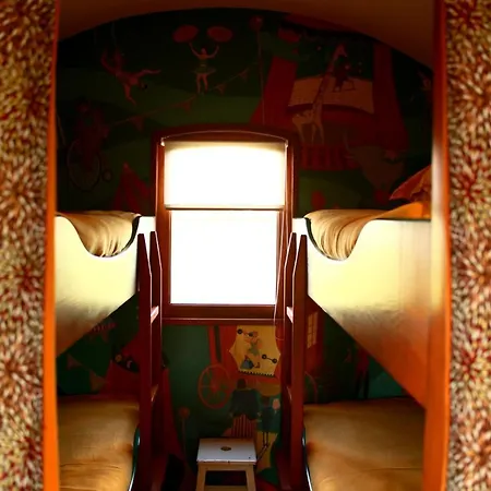 La Roulotte Circus Des Grillots Campsite Beaulon