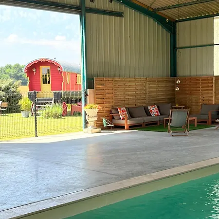 La Roulotte Circus Des Grillots Campingplatz *
